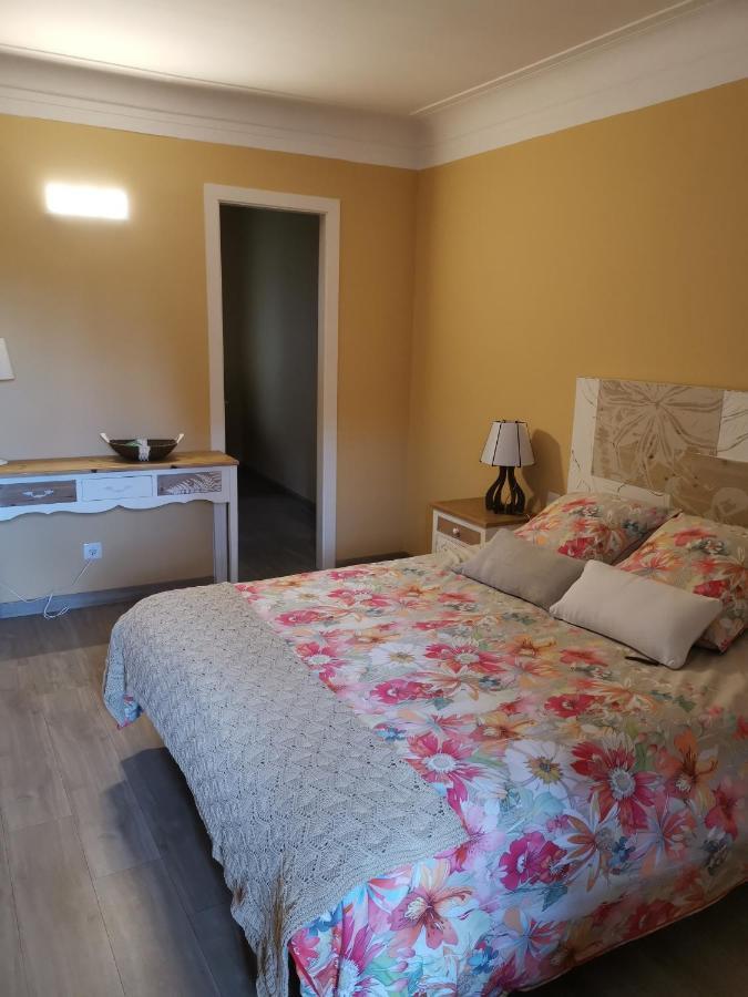 Bed and Breakfast Cal Duran Esparreguera Exterior foto